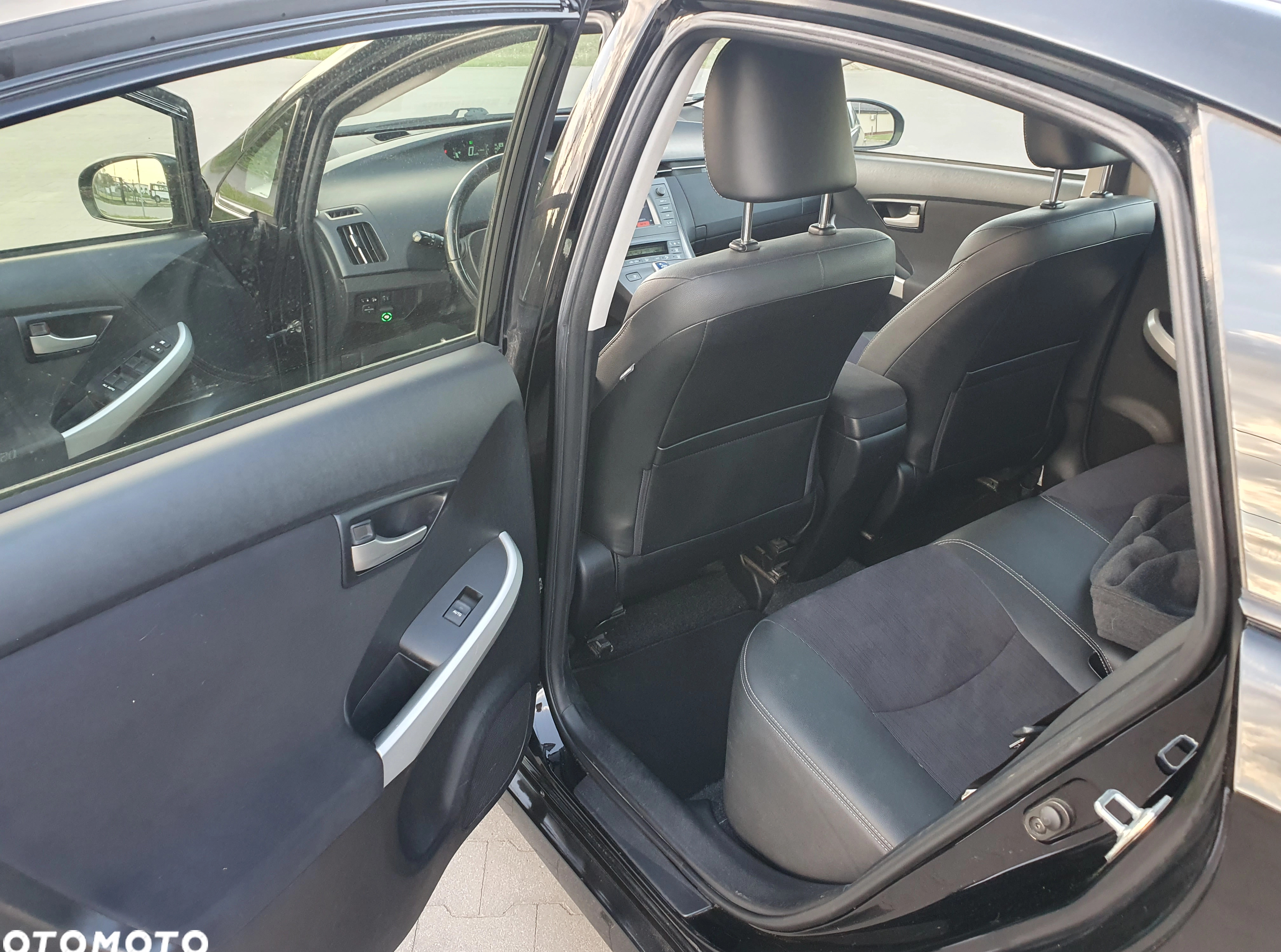 Toyota Prius cena 49500 przebieg: 118376, rok produkcji 2013 z Reszel małe 46